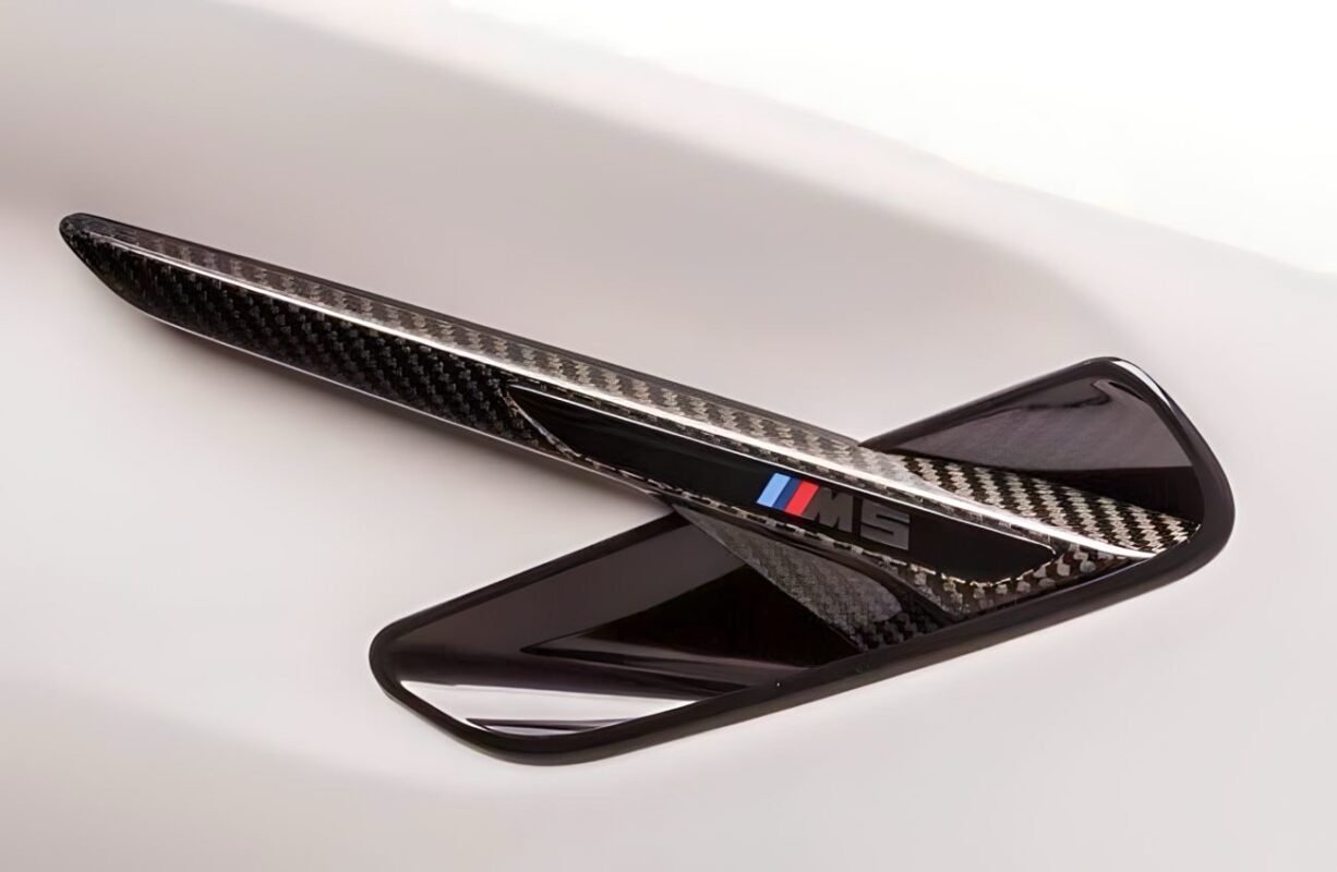 BMW F90 M5/M5 COMPETITION CARBON FIBRE FENDER TRIMS