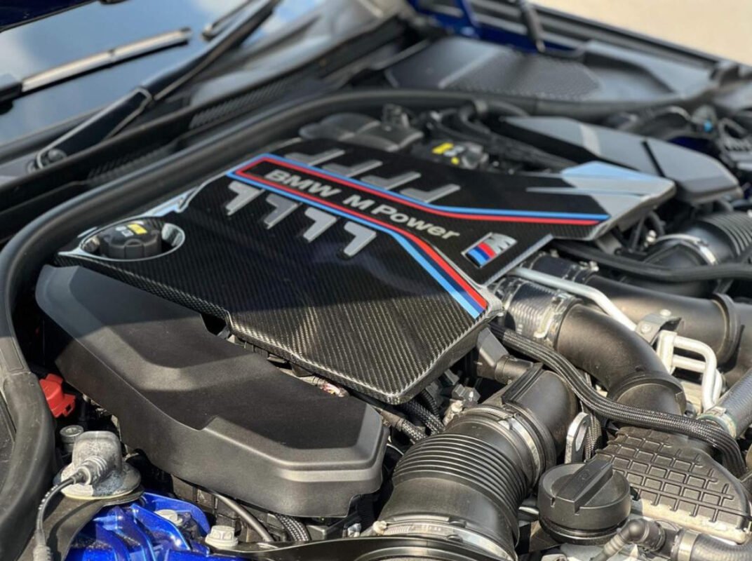 BMW M5 F90 / F90N CARBON FIBRE REPLACEMENT ENGINE COVER